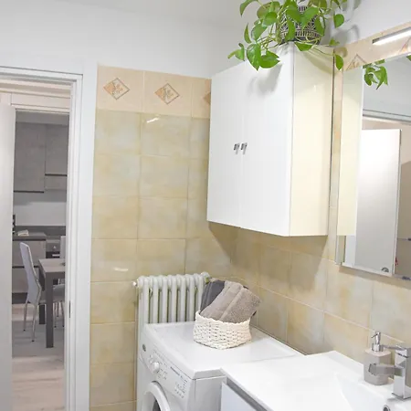 Moderno - 15 Minuti Dal Centro E Parcheggio Pubblico Gratuito Como