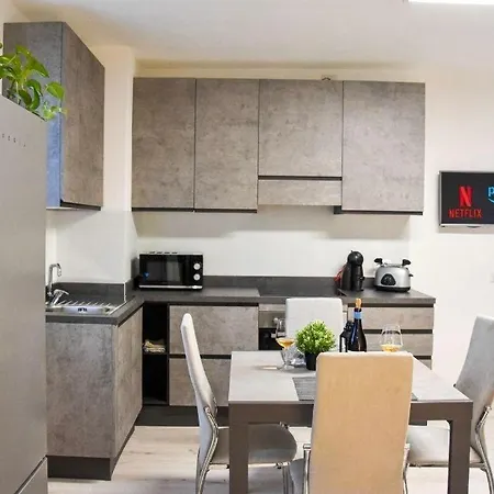 Moderno - 15 Minuti Dal Centro E Parcheggio Pubblico Gratuito Apartmán *