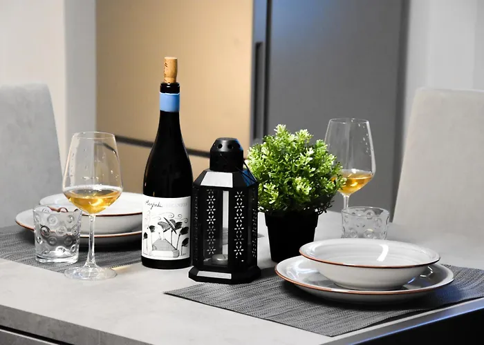 Moderno - 15 Minuti Dal Centro E Parcheggio Pubblico Gratuito