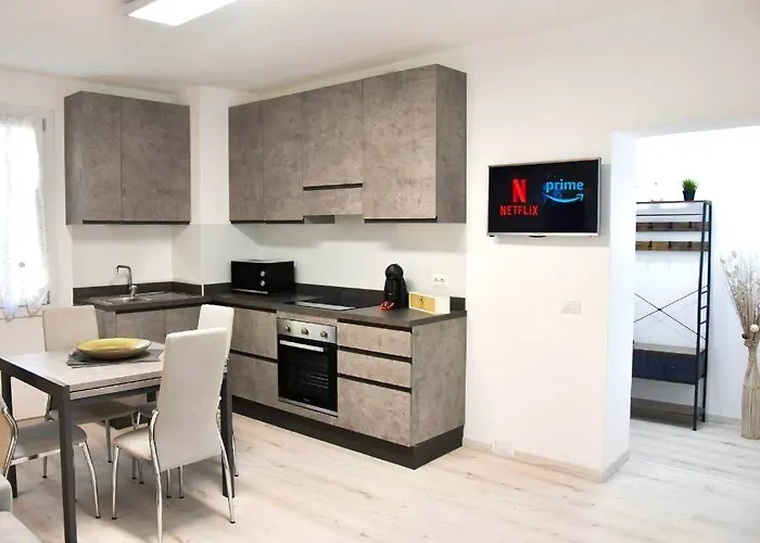 公寓 Moderno - 15 Minuti Dal Centro E Parcheggio Pubblico Gratuito *