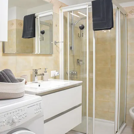 Moderno - 15 Minuti Dal Centro E Parcheggio Pubblico Gratuito *