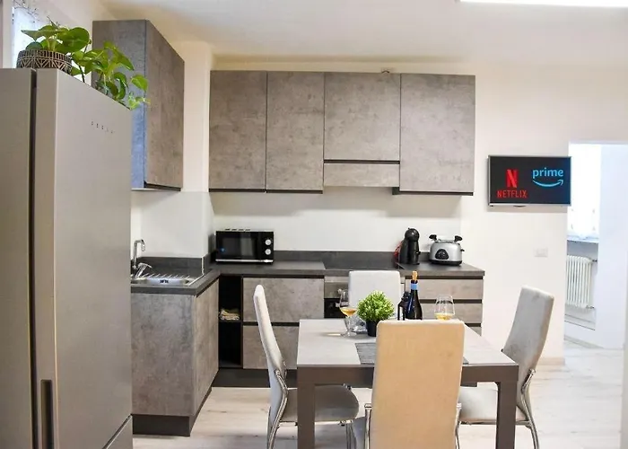 Moderno - 15 Minuti Dal Centro E Parcheggio Pubblico Gratuito Apartamento *