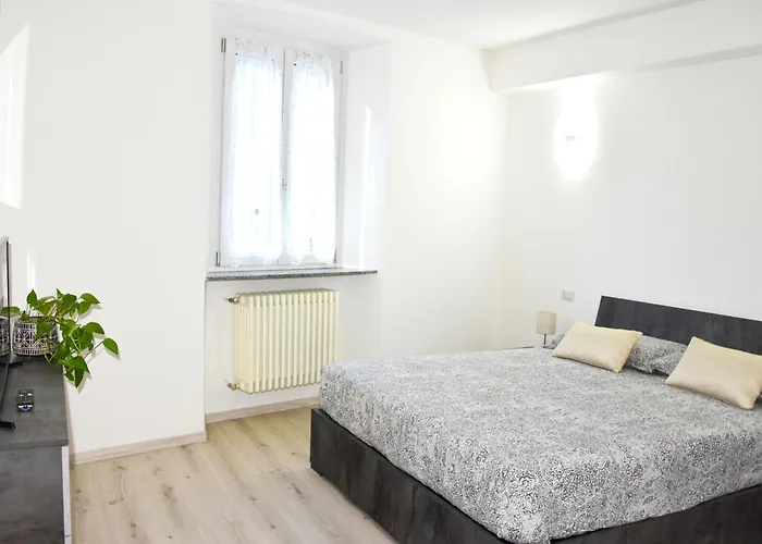 Moderno - 15 Minuti Dal Centro E Parcheggio Pubblico Gratuito Apartamento Como